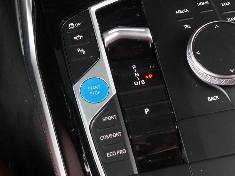 2023 BMW i4 eDrive35 Gran Coupe *HEADS-UP DISPLAY, NAVIGATION, CURVED DISPLAY, SAFETY ALERTS, 360 CAMERAS, MOONROOF, HEATED SEATS/STEERING, COMFORT ACCESS, POWER LIFTGATE, 19 INCH WHEELS, WIRELESS CHARGING, ANDROID & APPLE Round Rock TX