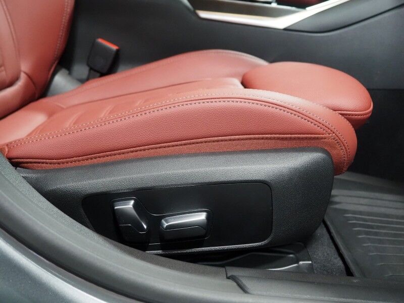 2023 BMW i4 eDrive35 Gran Coupe *HEADS-UP DISPLAY, NAVIGATION, CURVED DISPLAY, SAFETY ALERTS, 360 CAMERAS, MOONROOF, LEATHER, HEATED SEATS/STEERING, COMFORT ACCESS, 19 INCH WHEELS, HARMAN/KARDON, WIRELESS CHARGING, ANDROID & APPLE Round Rock TX
