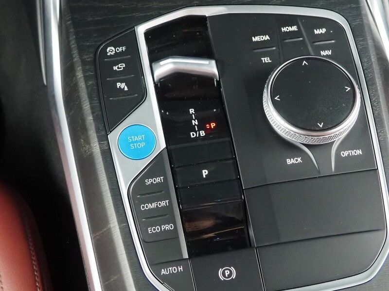 2023 BMW i4 eDrive35 Gran Coupe *HEADS-UP DISPLAY, NAVIGATION, CURVED DISPLAY, SAFETY ALERTS, 360 CAMERAS, MOONROOF, LEATHER, HEATED SEATS/STEERING, COMFORT ACCESS, 19 INCH WHEELS, HARMAN/KARDON, WIRELESS CHARGING, ANDROID & APPLE Round Rock TX