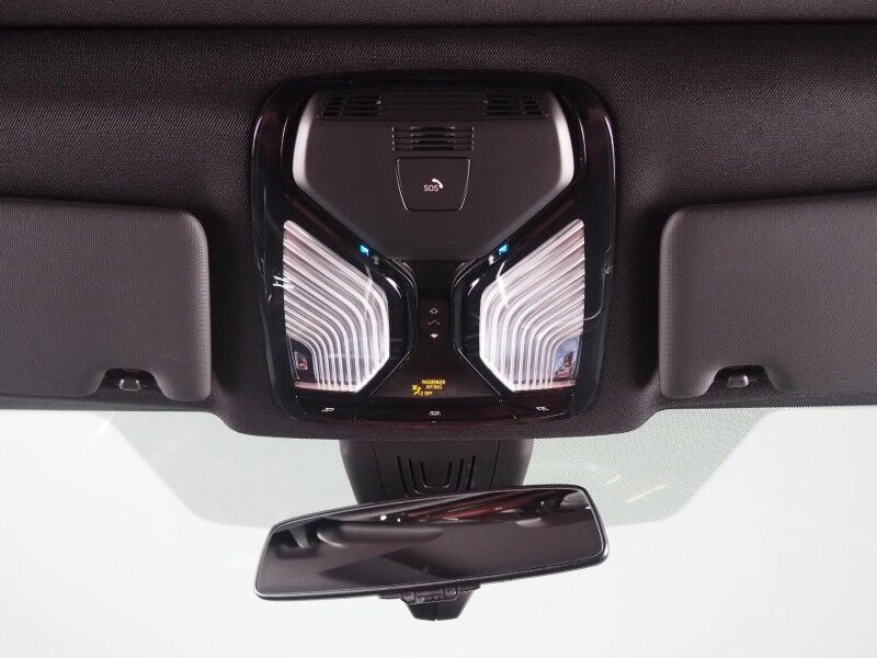 2023 BMW i4 eDrive35 Gran Coupe *HEADS-UP DISPLAY, NAVIGATION, CURVED DISPLAY, SAFETY ALERTS, 360 CAMERAS, MOONROOF, LEATHER, HEATED SEATS/STEERING, COMFORT ACCESS, 19 INCH WHEELS, HARMAN/KARDON, WIRELESS CHARGING, ANDROID & APPLE Round Rock TX