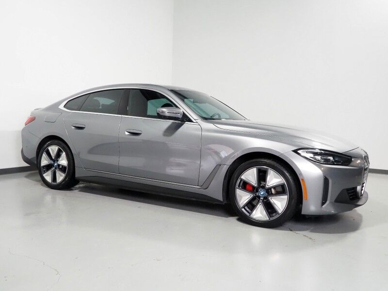 2023 BMW i4 eDrive35 Gran Coupe *HEADS-UP DISPLAY, NAVIGATION, CURVED DISPLAY, SAFETY ALERTS, 360 CAMERAS, MOONROOF, LEATHER, HEATED SEATS/STEERING, COMFORT ACCESS, 19 INCH WHEELS, HARMAN/KARDON, WIRELESS CHARGING, ANDROID & APPLE