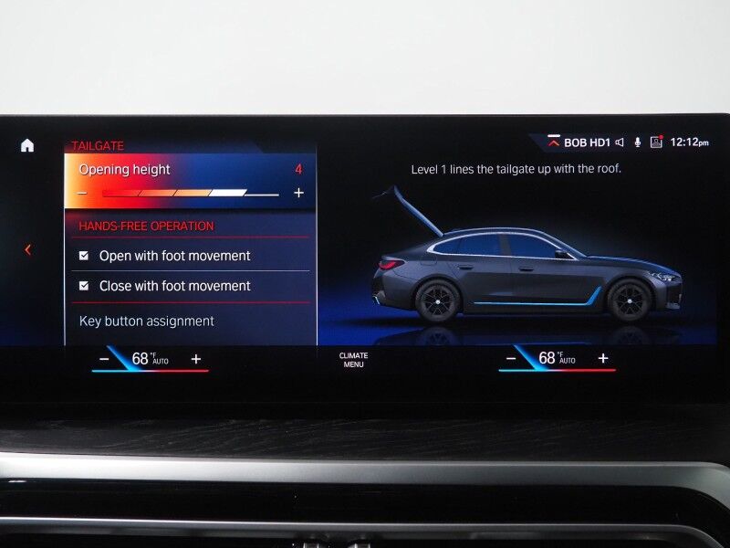 2023 BMW i4 eDrive35 Gran Coupe *HEADS-UP DISPLAY, NAVIGATION, CURVED DISPLAY, SAFETY ALERTS, 360 CAMERAS, MOONROOF, LEATHER, HEATED SEATS/STEERING, COMFORT ACCESS, 19 INCH WHEELS, HARMAN/KARDON, WIRELESS CHARGING, ANDROID & APPLE Round Rock TX