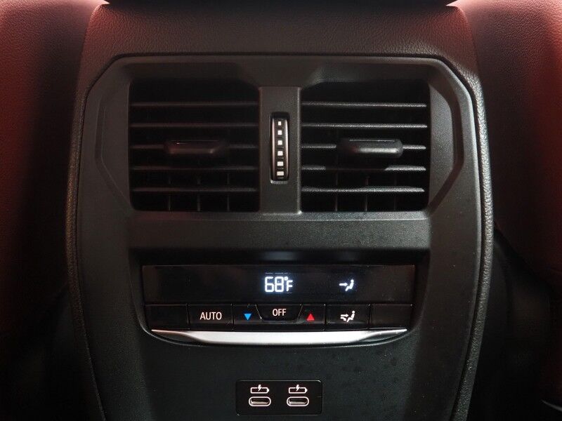 2023 BMW i4 eDrive35 Gran Coupe *HEADS-UP DISPLAY, NAVIGATION, CURVED DISPLAY, SAFETY ALERTS, 360 CAMERAS, MOONROOF, LEATHER, HEATED SEATS/STEERING, COMFORT ACCESS, 19 INCH WHEELS, HARMAN/KARDON, WIRELESS CHARGING, ANDROID & APPLE Round Rock TX