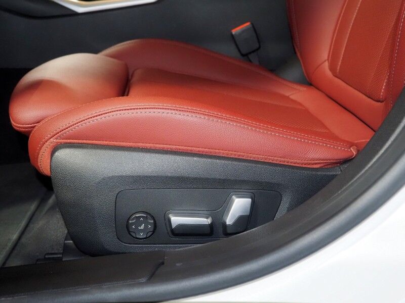 2023 BMW i4 eDrive35 Gran Coupe *HEADS-UP DISPLAY, NAVIGATION, CURVED DISPLAY, SAFETY ALERTS, 360 VIEW CAMERAS, MOONROOF, HEATED SEATS/STEERING, COMFORT ACCESS, ICONIC SOUNDS, HARMAN/KARDON, ANDROID & APPLE Round Rock TX