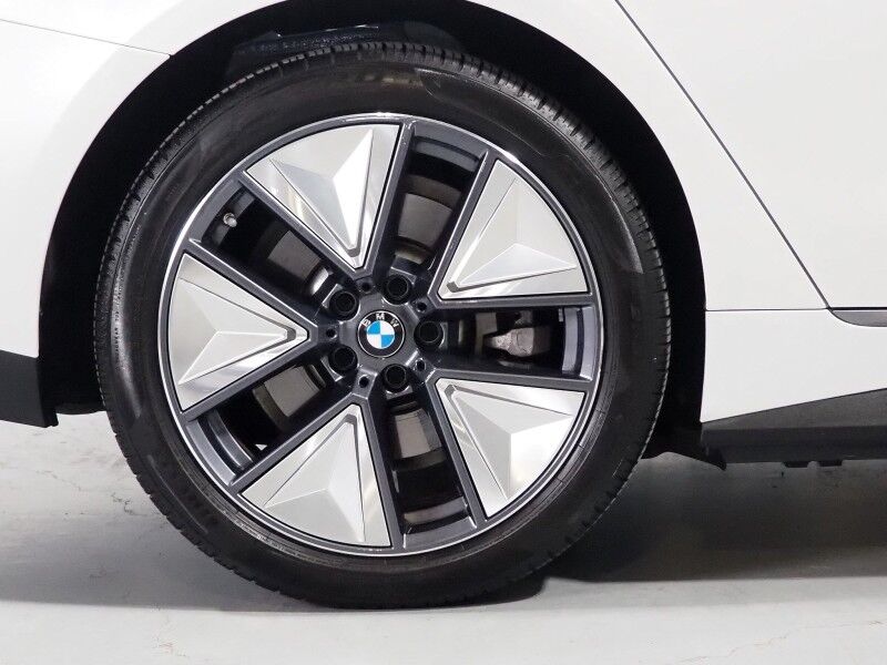 2023 BMW i4 eDrive35 Gran Coupe *NAVIGATION, CURVED DISPLAY, ADAPTIVE CRUISE, SAFETY ALERTS, 360 CAMERAS, MOONROOF, LEATHER, HEATED SEATS/STEERING, HARMAN/KARDON, WIRELESS CHARGING, ANDROID & APPLE Round Rock TX