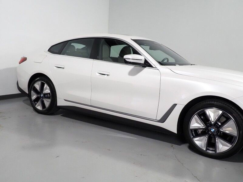 2023 BMW i4 eDrive35 Gran Coupe *NAVIGATION, CURVED DISPLAY, ADAPTIVE CRUISE, SAFETY ALERTS, 360 CAMERAS, MOONROOF, LEATHER, HEATED SEATS/STEERING, HARMAN/KARDON, WIRELESS CHARGING, ANDROID & APPLE Round Rock TX