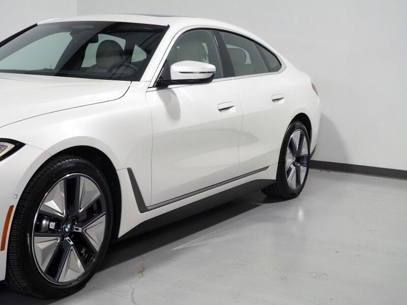 2023 BMW i4 eDrive35 Gran Coupe *NAVIGATION, CURVED DISPLAY, ADAPTIVE CRUISE, SAFETY ALERTS, 360 CAMERAS, MOONROOF, LEATHER, HEATED SEATS/STEERING, HARMAN/KARDON, WIRELESS CHARGING, ANDROID & APPLE Round Rock TX