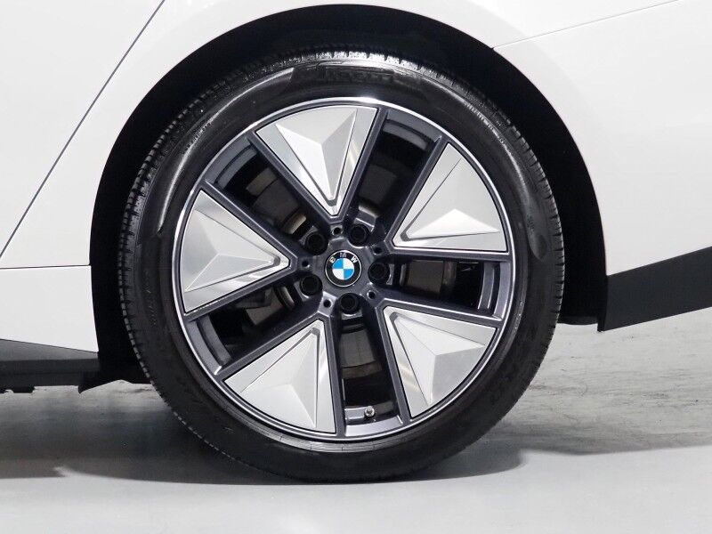 2023 BMW i4 eDrive35 Gran Coupe *NAVIGATION, CURVED DISPLAY, ADAPTIVE CRUISE, SAFETY ALERTS, 360 CAMERAS, MOONROOF, LEATHER, HEATED SEATS/STEERING, HARMAN/KARDON, WIRELESS CHARGING, ANDROID & APPLE Round Rock TX