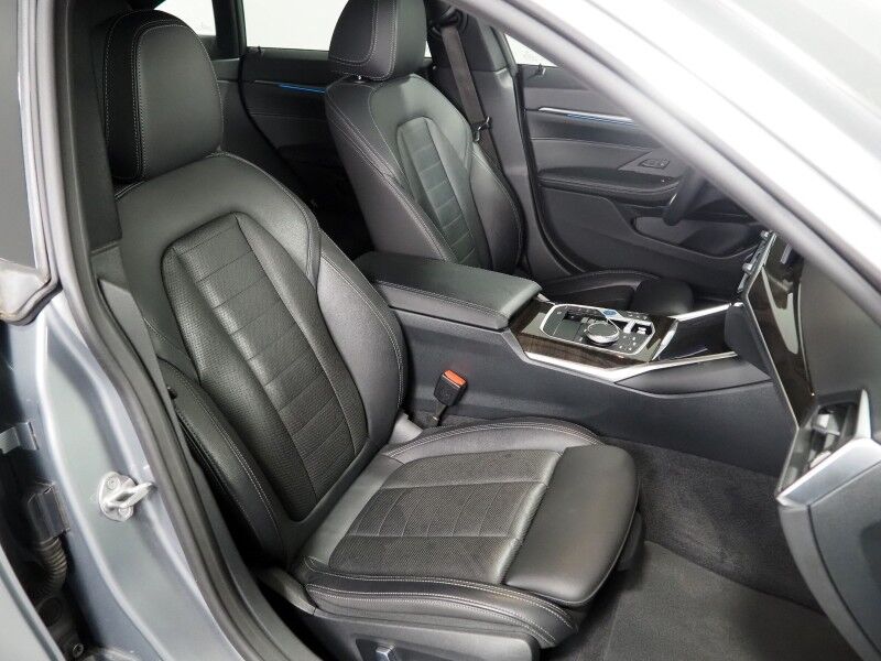 2023 BMW i4 eDrive40 Gran Coupe *DRIVING ASSIST PRO, HEADS-UP DISPLAY, NAVIGATION, ADAPTIVE CRUISE, CURVED DISPLAY, SAFETY ALERTS, 360 VIEW CAMERAS, MOONROOF, VERNASCA LEATHER, CLIMATE SEATS, HEATED STEERING, HARMAN/KARDON, ANDROID & APPLE