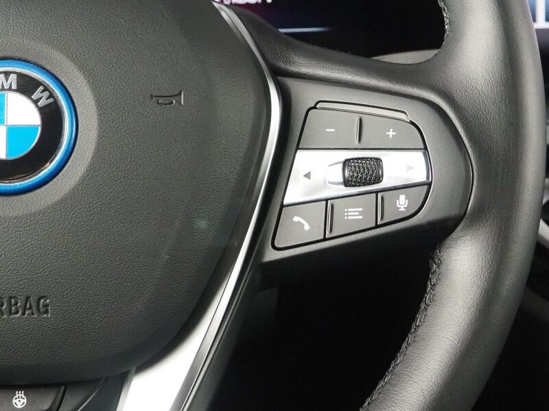 2023 BMW i4 eDrive40 Gran Coupe *DRIVING ASSIST PRO, NAVIGATION, ADAPTIVE CRUISE, CURVED DISPLAY, SAFETY ALERTS, 360 CAMERAS, MOONROOF, HEATED SEATS/STEERING, COMFORT ACCESS, ICONIC SOUNDS, HARMAN/KARDON, 19 INCH WHEELS, ANDROID & APPLE Round Rock TX