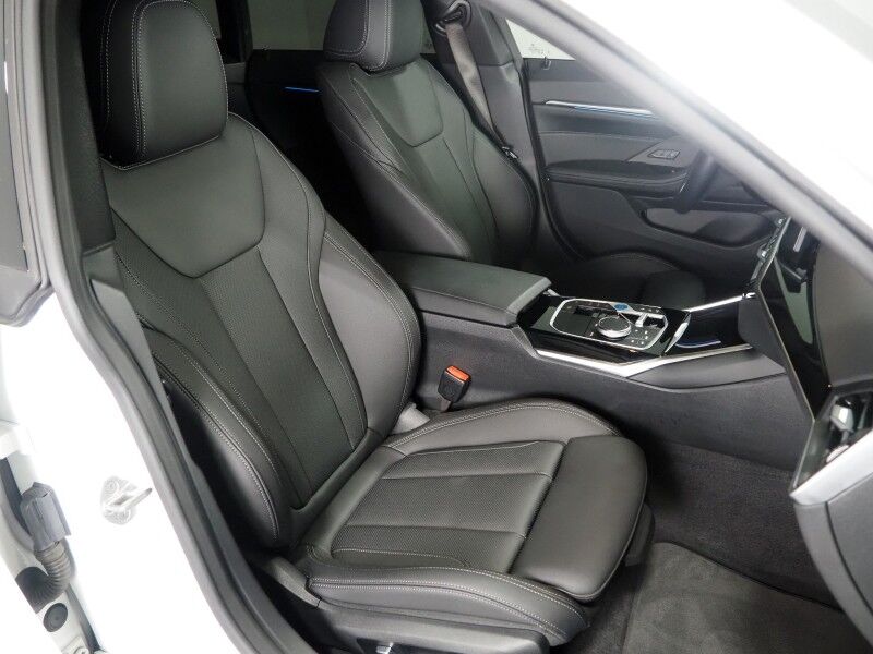 2023 BMW i4 eDrive40 Gran Coupe *HEADS-UP DISPLAY, NAVIGATION, CURVED DISPLAY, SAFETY ALERTS, 360 VIEW CAMERAS, MOONROOF, HEATED SEATS/STEERING, HARMAN/KARDON, WIRELESS CHARGING, ANDROID & APPLE