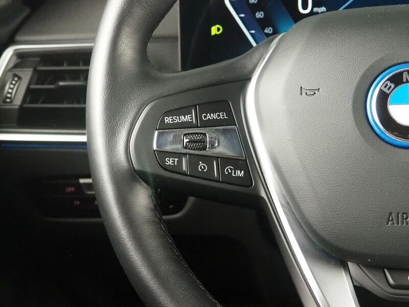 2023 BMW i4 eDrive40 Gran Coupe *HEADS-UP DISPLAY, NAVIGATION, CURVED DISPLAY, SAFETY ALERTS, 360 VIEW CAMERAS, MOONROOF, HEATED SEATS/STEERING, HARMAN/KARDON, WIRELESS CHARGING, ANDROID & APPLE Round Rock TX