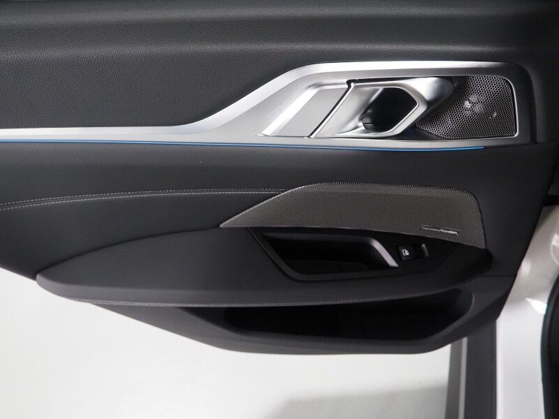 2023 BMW i4 eDrive40 Gran Coupe *HEADS-UP DISPLAY, NAVIGATION, CURVED DISPLAY, SAFETY ALERTS, 360 VIEW CAMERAS, MOONROOF, HEATED SEATS/STEERING, HARMAN/KARDON, WIRELESS CHARGING, ANDROID & APPLE Round Rock TX