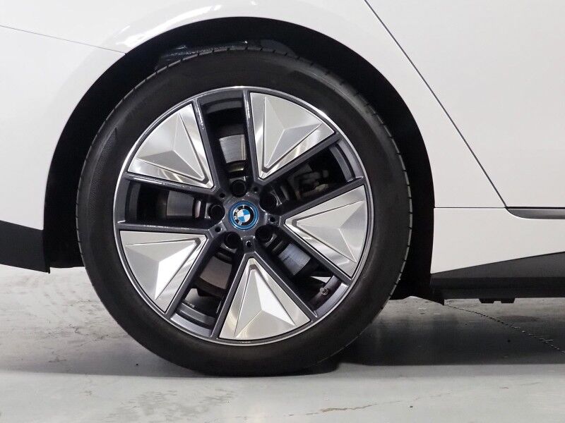 2023 BMW i4 eDrive40 Gran Coupe *HEADS-UP DISPLAY, NAVIGATION, CURVED DISPLAY, SAFETY ALERTS, 360 VIEW CAMERAS, MOONROOF, HEATED SEATS/STEERING, HARMAN/KARDON, WIRELESS CHARGING, ANDROID & APPLE Round Rock TX