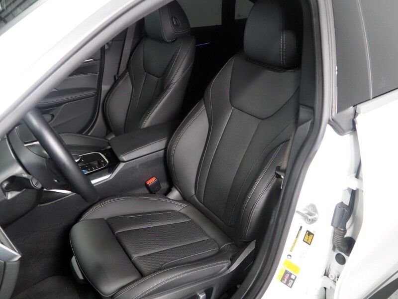 2023 BMW i4 eDrive40 Gran Coupe *HEADS-UP DISPLAY, NAVIGATION, CURVED DISPLAY, SAFETY ALERTS, 360 VIEW CAMERAS, MOONROOF, HEATED SEATS/STEERING, HARMAN/KARDON, WIRELESS CHARGING, ANDROID & APPLE Round Rock TX