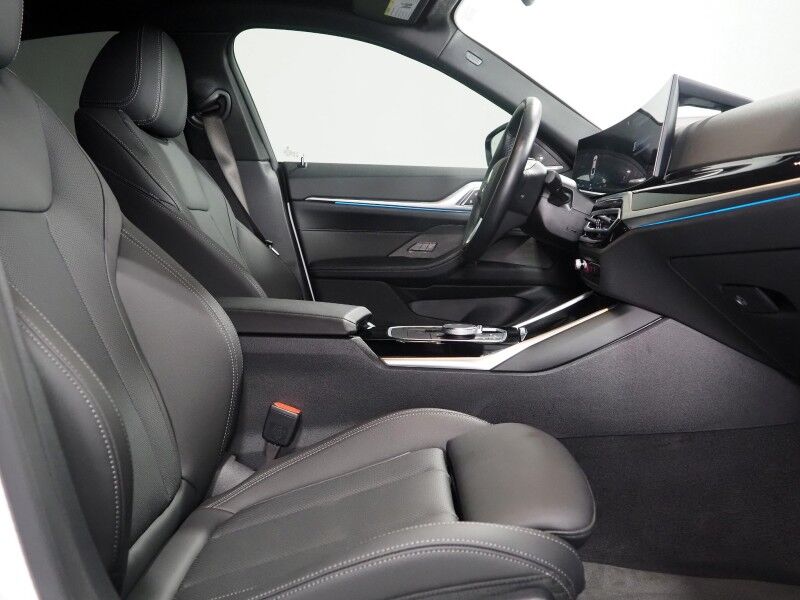 2023 BMW i4 eDrive40 Gran Coupe *HEADS-UP DISPLAY, NAVIGATION, CURVED DISPLAY, SAFETY ALERTS, 360 VIEW CAMERAS, MOONROOF, HEATED SEATS/STEERING, HARMAN/KARDON, WIRELESS CHARGING, ANDROID & APPLE Round Rock TX