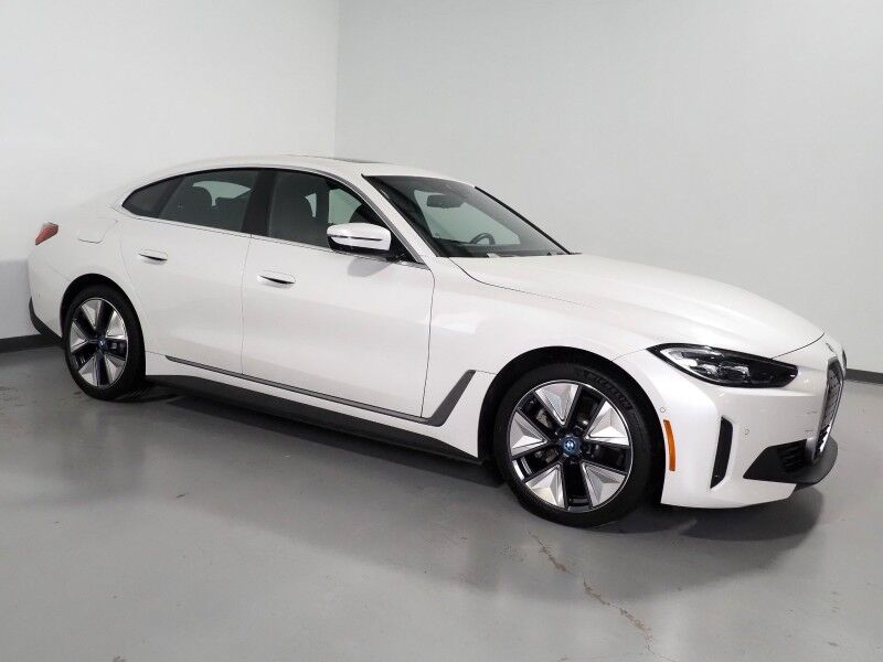 2023 BMW i4 eDrive40 Gran Coupe *HEADS-UP DISPLAY, NAVIGATION, CURVED DISPLAY, SAFETY ALERTS, 360 VIEW CAMERAS, MOONROOF, VERNASCA LEATHER, CLIMATE SEATS, HEATED STEERING, HARMAN/KARDON, ANDROID & APPLE