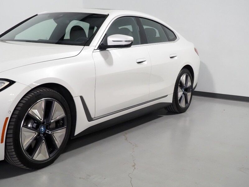 2023 BMW i4 eDrive40 Gran Coupe *HEADS-UP DISPLAY, NAVIGATION, CURVED DISPLAY, SAFETY ALERTS, 360 VIEW CAMERAS, MOONROOF, VERNASCA LEATHER, CLIMATE SEATS, HEATED STEERING, HARMAN/KARDON, ANDROID & APPLE Round Rock TX