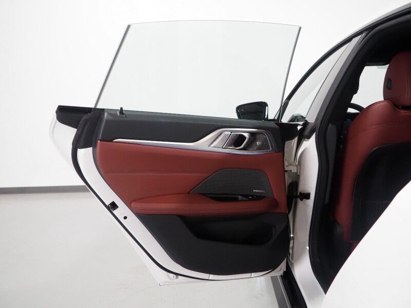2023 BMW i4 eDrive40 Gran Coupe *M SPORT, HEADS-UP DISPLAY, NAVIGATION, CURVED DISPLAY, SAFETY ALERTS, 360 VIEW CAMERAS, MOONROOF, HEATED SEATS/STEERING, 19 INCH WHEELS, HARMAN/KARDON, ANDROID & APPLE Round Rock TX