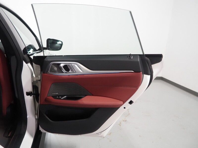 2023 BMW i4 eDrive40 Gran Coupe *M SPORT, HEADS-UP DISPLAY, NAVIGATION, CURVED DISPLAY, SAFETY ALERTS, 360 VIEW CAMERAS, MOONROOF, HEATED SEATS/STEERING, 19 INCH WHEELS, HARMAN/KARDON, ANDROID & APPLE Round Rock TX