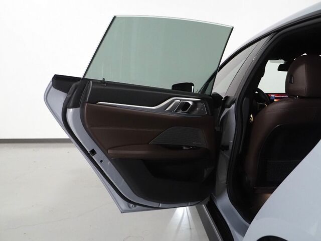 2023 BMW i4 eDrive40 Gran Coupe *M SPORT PKG, HEADS-UP DISPLAY, NAVIGATION, CURVED DISPLAY, SAFETY ALERTS, BACKUP-CAMERA, MOONROOF, LEATHER, CLIMATE SEATS, HEATED STEERING, ADAPTIVE LED HEADLIGHTS, HARMAN/KARDON, ANDROID & APPLE Round Rock TX