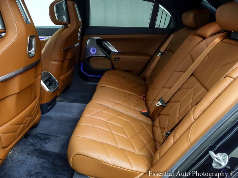 2023 BMW i7 xDrive60 MSPORT Willowbrook IL