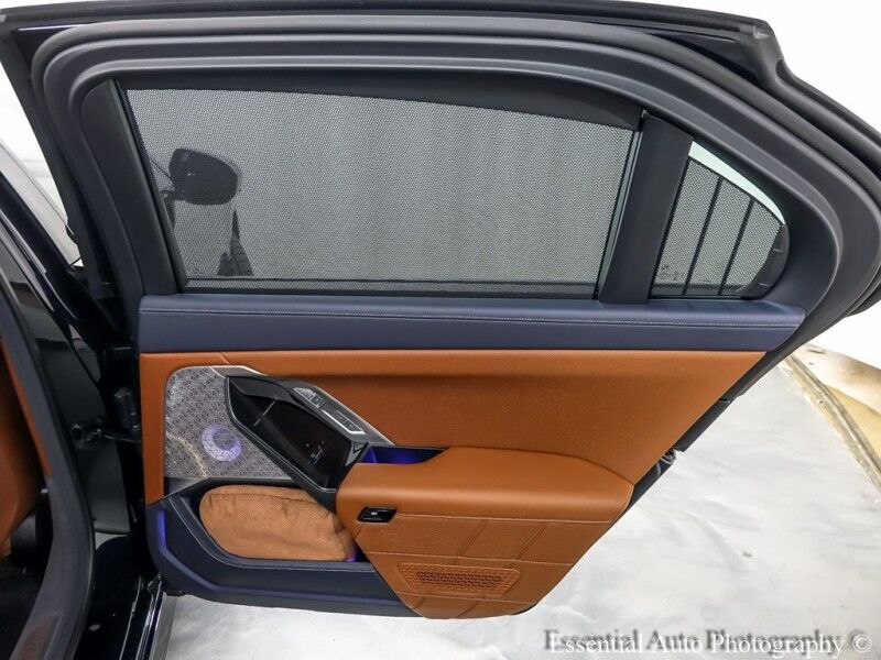 2023 BMW i7 xDrive60 MSPORT Willowbrook IL