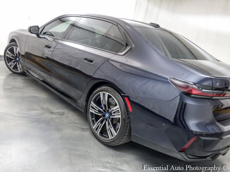 2023 BMW i7 xDrive60 MSPORT Willowbrook IL