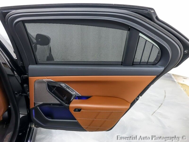 2023 BMW i7 xDrive60 Willowbrook IL