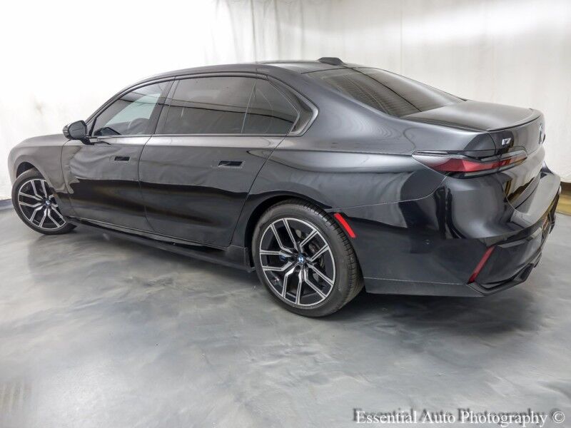 2023 BMW i7 xDrive60 Willowbrook IL