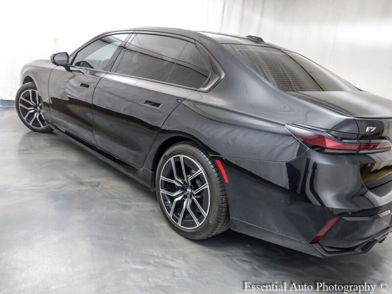 2023 BMW i7 xDrive60 Willowbrook IL