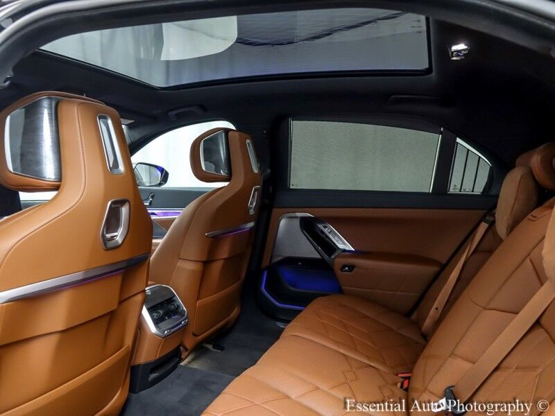 2023 BMW i7 xDrive60 Willowbrook IL