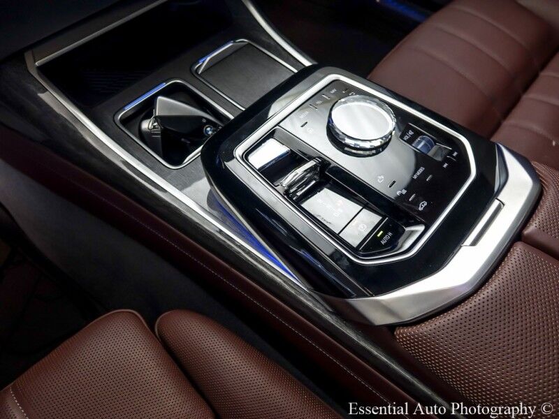 2023 BMW i7 xDrive60 Willowbrook IL