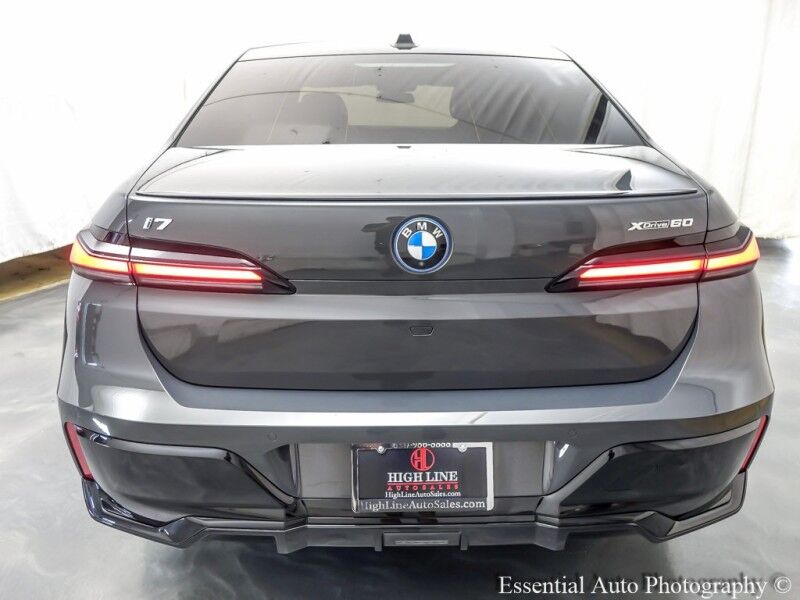 2023 BMW i7 xDrive60 Willowbrook IL