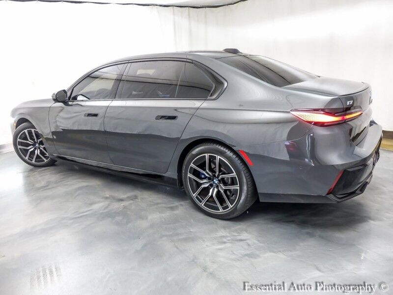 2023 BMW i7 xDrive60 Willowbrook IL
