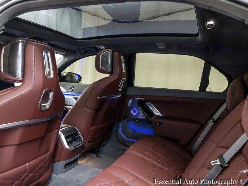 2023 BMW i7 xDrive60 Willowbrook IL