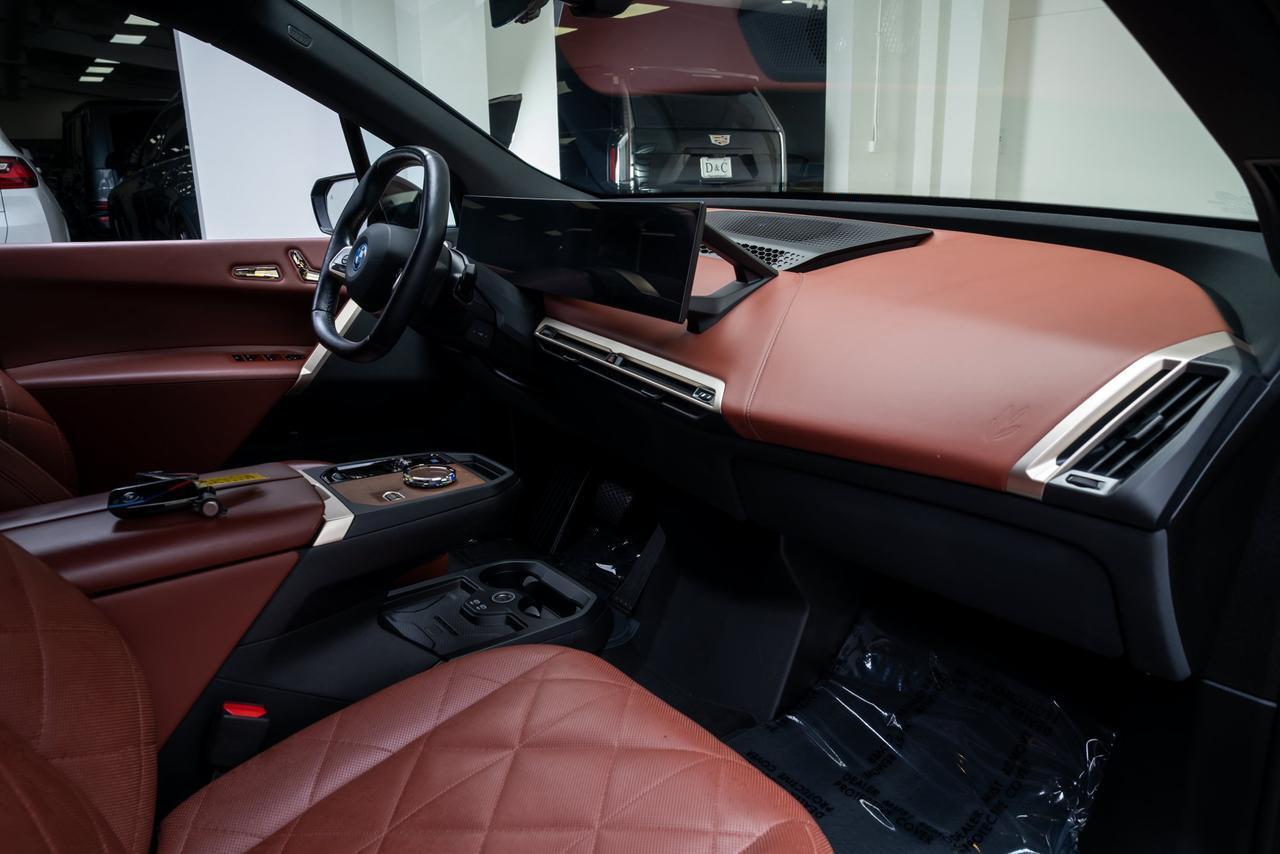 2023 BMW iX M60 1 Owner / Executive Package / Radiant Heating Pack Portland OR