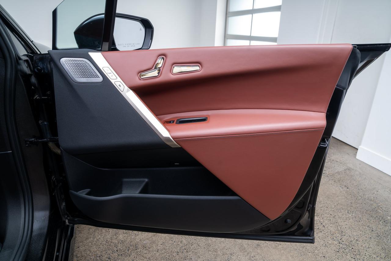 2023 BMW iX M60 1 Owner / Executive Package / Radiant Heating Pack Portland OR