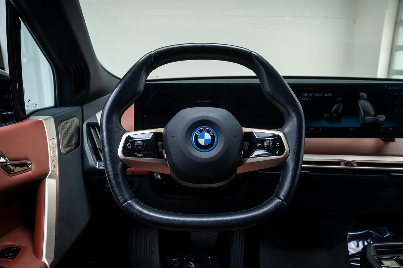 2023 BMW iX M60 1 Owner / Executive Package / Radiant Heating Pack Portland OR