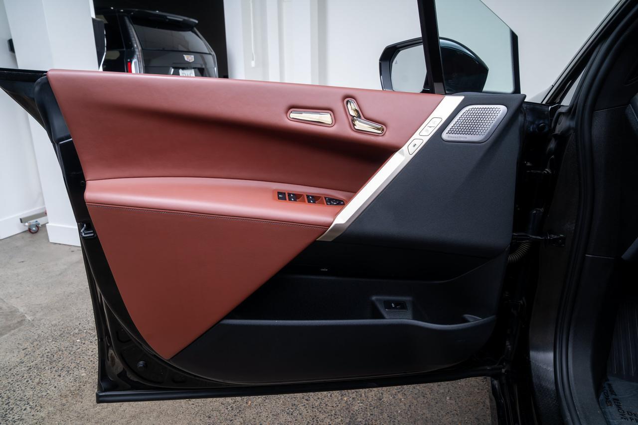 2023 BMW iX M60 1 Owner / Executive Package / Radiant Heating Pack Portland OR