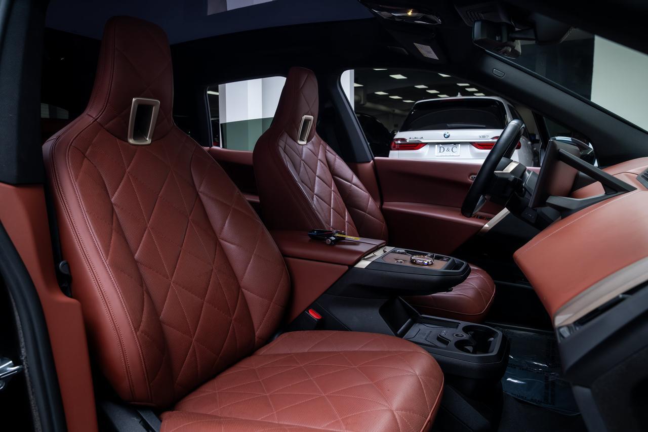2023 BMW iX M60 1 Owner / Executive Package / Radiant Heating Pack Portland OR