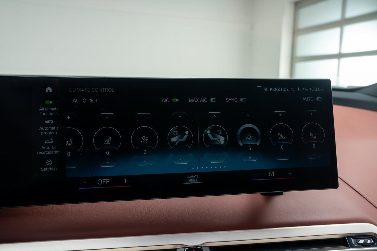 2023 BMW iX M60 1 Owner / Executive Package / Radiant Heating Pack Portland OR