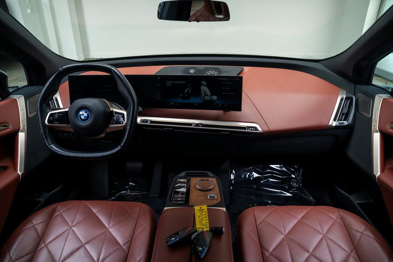 2023 BMW iX M60 1 Owner / Executive Package / Radiant Heating Pack Portland OR