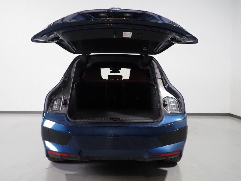 2023 BMW iX M60 *LUXURY PKG, DRIVING ASSIST PRO PKG, HEADS-UP DISPLAY, NAVIGATION, ADAPTIVE CRUISE, 360 CAMERAS, PANO ECLIPSING ROOF, LEATHER, CLIMATE/MULTI-FUNCTION SEATS, BOWERS & WILKINS, WIRELESS CHARGING, ANDROID & APPLE Round Rock TX