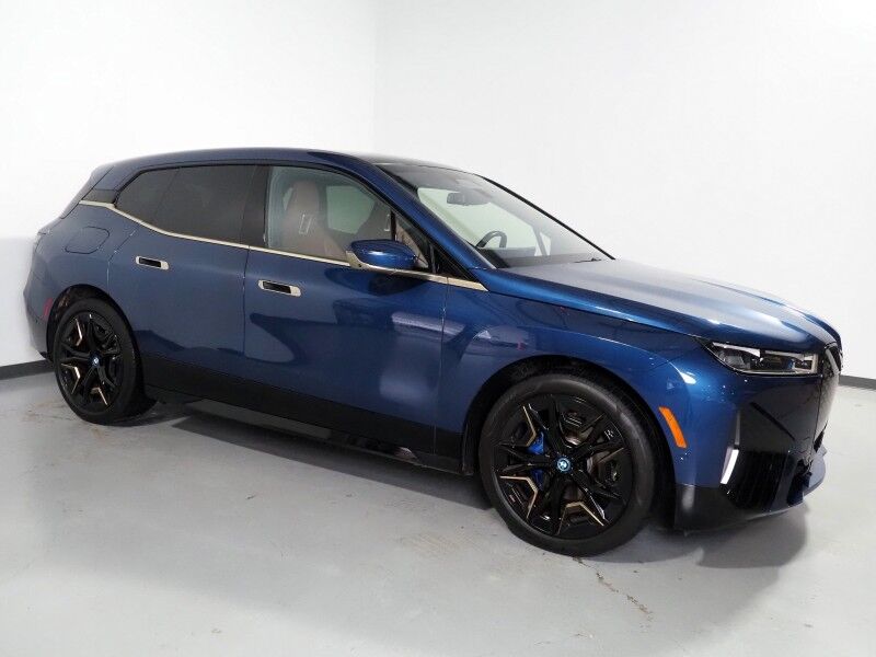2023 BMW iX M60 *LUXURY PKG, DRIVING ASSIST PRO PKG, HEADS-UP DISPLAY, NAVIGATION, ADAPTIVE CRUISE, 360 CAMERAS, PANO ECLIPSING ROOF, LEATHER, CLIMATE/MULTI-FUNCTION SEATS, BOWERS & WILKINS, WIRELESS CHARGING, ANDROID & APPLE