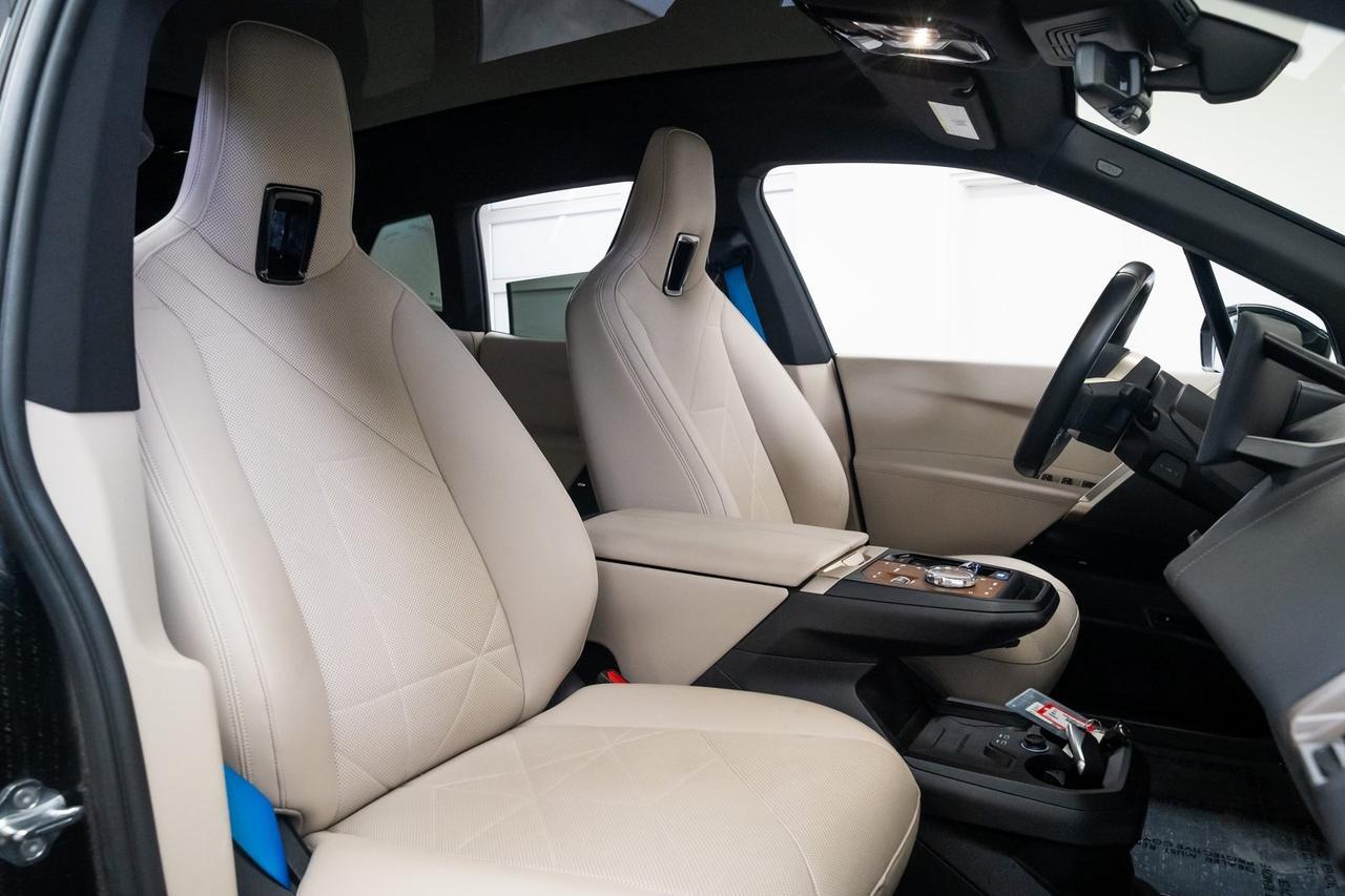 2023 BMW iX xDrive50 1 Owner Heated Seats Premium Package Portland OR