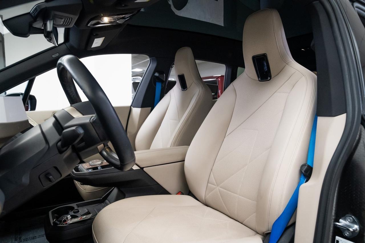 2023 BMW iX xDrive50 1 Owner Heated Seats Premium Package Portland OR