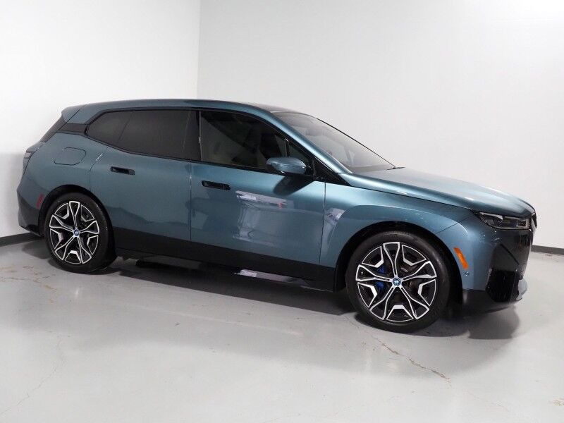 2023 BMW iX xDrive50 AWD *SPORT PKG, PREMIUM PKG, DRIVING ASSIST PRO PKG, HEADS-UP DISPLAY, NAVIGATION, ADAPTIVE CRUISE, SAFETY ALERTS, 360 VIEW CAMERAS, PANO ECLIPSING GLASS ROOF, CLIMATE SEATS, ADAPTIVE LED HEADLIGHTS, HARMAN/KARDON, WIRELESS CHARGING