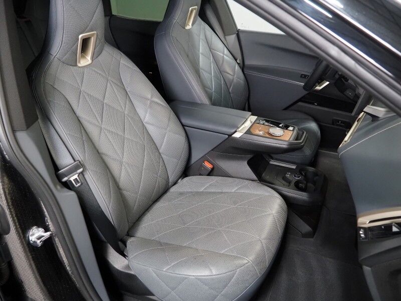 2023 BMW iX xDrive50 AWD *SPORT PKG, PREMIUM PKG, DRIVING ASSIST PRO PKG, HEADS-UP DISPLAY, NAVIGATION, ADAPTIVE CRUISE, SAFETY ALERTS, 360 VIEW CAMERAS, PANO ECLIPSING GLASS ROOF, LEATHER, CLIMATE SEATS, ADAPTIVE LED HEADLIGHTS, HARMAN/KARDON, WIRELESS CHARGING