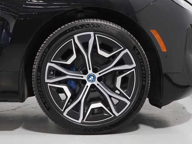 2023 BMW iX xDrive50 AWD *SPORT PKG, ULTIMATE PKG, HEADS-UP DISPLAY, NAVIGATION, ADAPTIVE CRUISE, SAFETY ALERTS, 360 CAMERAS, PANO ECLIPSING ROOF, CLIMATE SEATS, HARMAN/KARDON, WIRELESS CHARGING Round Rock TX